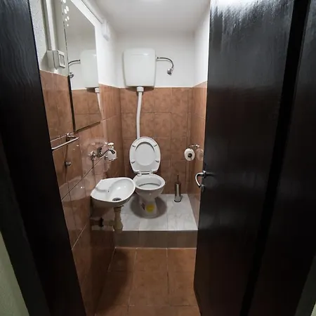 Apartman Hitno *